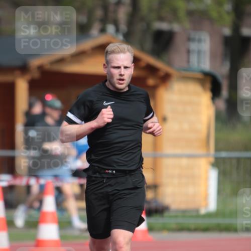13.04.2025 - Hammer Lauf A. Gomolzig http://msf.ph/oto/7662945 13.04.2025 11:24:57 Ziel 452, 492, 493 meine-sportfotos.de