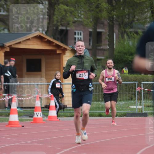13.04.2025 - Hammer Lauf A. Gomolzig http://msf.ph/oto/7663072 13.04.2025 11:27:37 Ziel 233, 995, 1371 meine-sportfotos.de