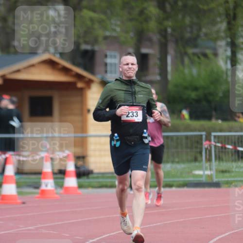 13.04.2025 - Hammer Lauf A. Gomolzig http://msf.ph/oto/7663074 13.04.2025 11:27:38 Ziel 233, 995 meine-sportfotos.de