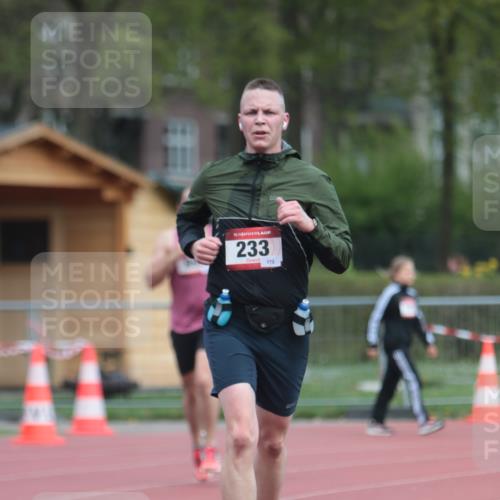 13.04.2025 - Hammer Lauf A. Gomolzig http://msf.ph/oto/7663078 13.04.2025 11:27:39 Ziel 233, 995 meine-sportfotos.de