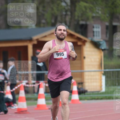 13.04.2025 - Hammer Lauf A. Gomolzig http://msf.ph/oto/7663084 13.04.2025 11:27:41 Ziel 233, 995 meine-sportfotos.de