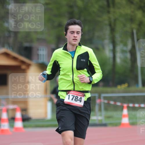 13.04.2025 - Hammer Lauf A. Gomolzig http://msf.ph/oto/7663117 13.04.2025 11:28:33 Ziel 161, 306, 1784 meine-sportfotos.de