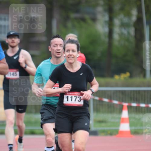 13.04.2025 - Hammer Lauf A. Gomolzig http://msf.ph/oto/7663155 13.04.2025 11:29:03 Ziel 227, 273, 730, 1173, 1174, 1899 meine-sportfotos.de