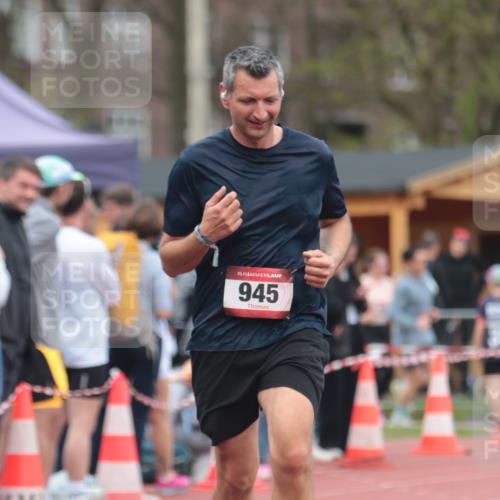 13.04.2025 - Hammer Lauf A. Gomolzig http://msf.ph/oto/7663253 13.04.2025 11:30:52 Ziel 945, 1002 meine-sportfotos.de