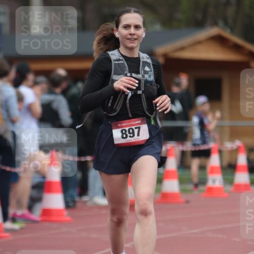 13.04.2025 - Hammer Lauf A. Gomolzig http://msf.ph/oto/7663313 13.04.2025 11:31:27 Ziel 693, 704, 897 meine-sportfotos.de