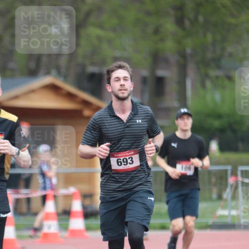 13.04.2025 - Hammer Lauf A. Gomolzig http://msf.ph/oto/7663323 13.04.2025 11:31:34 Ziel 109, 693, 704 meine-sportfotos.de
