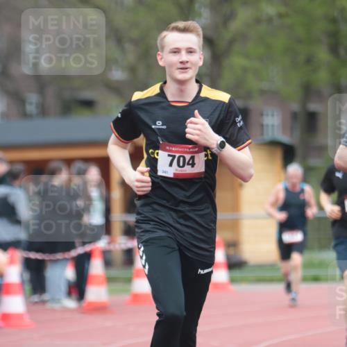 13.04.2025 - Hammer Lauf A. Gomolzig http://msf.ph/oto/7663327 13.04.2025 11:31:35 Ziel 109, 693, 704 meine-sportfotos.de