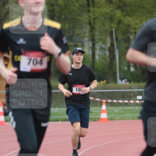 13.04.2025 - Hammer Lauf A. Gomolzig http://msf.ph/oto/7663328 13.04.2025 11:31:36 Ziel 109, 693, 704 meine-sportfotos.de