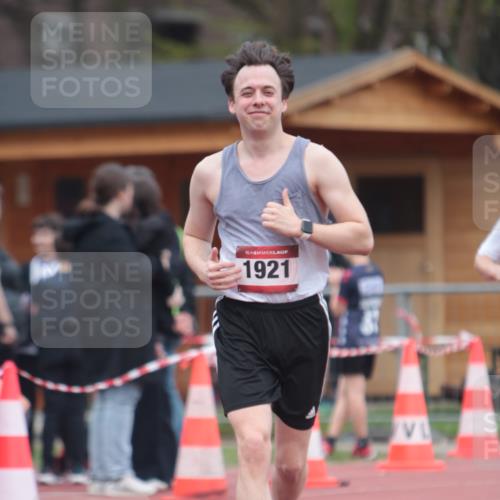 13.04.2025 - Hammer Lauf A. Gomolzig http://msf.ph/oto/7663362 13.04.2025 11:31:53 Ziel 232, 313, 432, 1808, 1921 meine-sportfotos.de