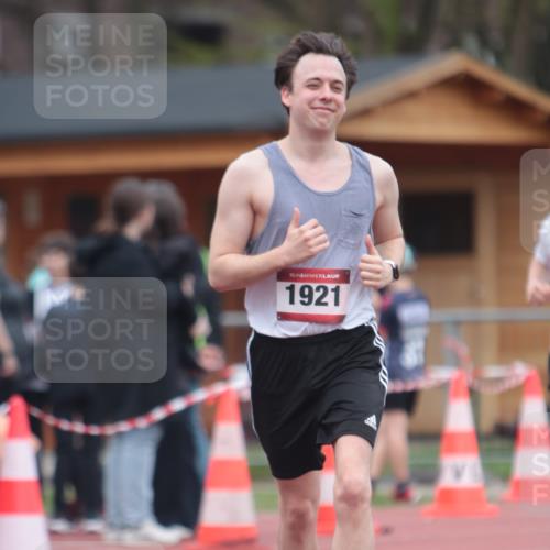 13.04.2025 - Hammer Lauf A. Gomolzig http://msf.ph/oto/7663364 13.04.2025 11:31:53 Ziel 232, 313, 432, 1808, 1921 meine-sportfotos.de