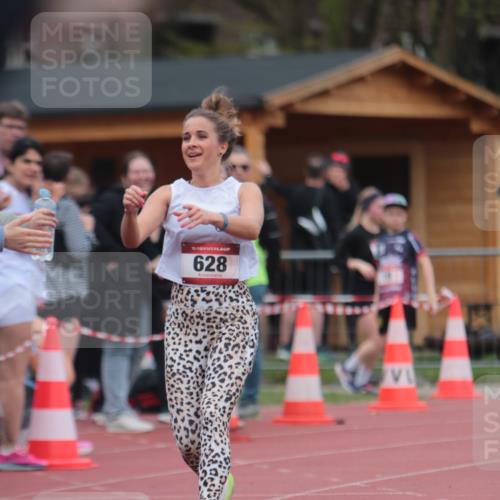 13.04.2025 - Hammer Lauf A. Gomolzig http://msf.ph/oto/7663411 13.04.2025 11:32:09 Ziel 1, 628, 917 meine-sportfotos.de