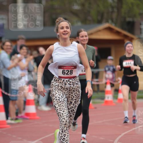 13.04.2025 - Hammer Lauf A. Gomolzig http://msf.ph/oto/7663418 13.04.2025 11:32:15 Ziel 444, 628, 1125 meine-sportfotos.de