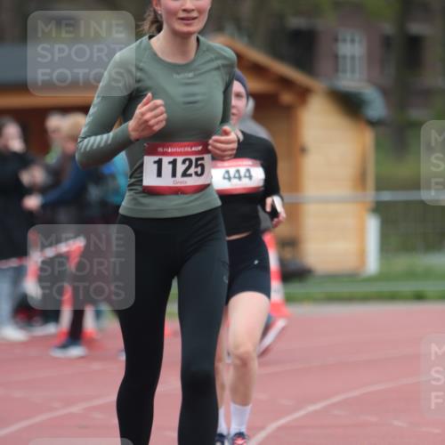 13.04.2025 - Hammer Lauf A. Gomolzig http://msf.ph/oto/7663423 13.04.2025 11:32:17 Ziel 444, 1125 meine-sportfotos.de