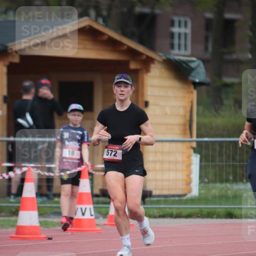 13.04.2025 - Hammer Lauf A. Gomolzig http://msf.ph/oto/7663463 13.04.2025 11:32:47 Ziel 571, 572 meine-sportfotos.de