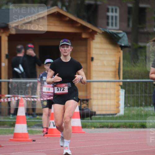 13.04.2025 - Hammer Lauf A. Gomolzig http://msf.ph/oto/7663465 13.04.2025 11:32:47 Ziel 571, 572 meine-sportfotos.de