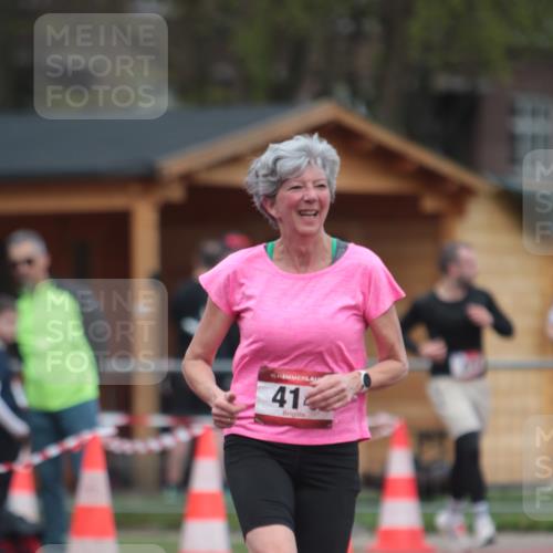 13.04.2025 - Hammer Lauf A. Gomolzig http://msf.ph/oto/7663481 13.04.2025 11:32:55 Ziel 414 meine-sportfotos.de