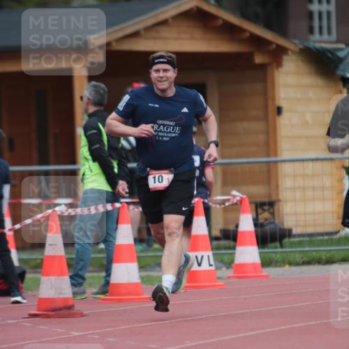 13.04.2025 - Hammer Lauf A. Gomolzig http://msf.ph/oto/7663493 13.04.2025 11:33:07 Ziel 10, 1051, 1810 meine-sportfotos.de