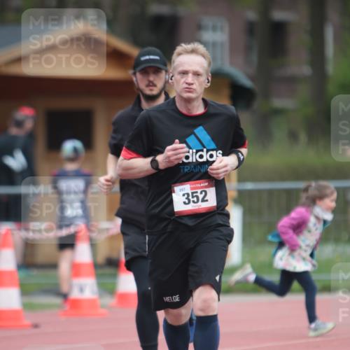 13.04.2025 - Hammer Lauf A. Gomolzig http://msf.ph/oto/7663574 13.04.2025 11:34:03 Ziel 599 meine-sportfotos.de