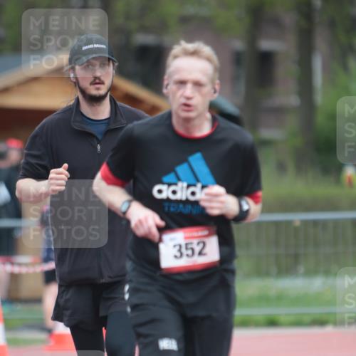 13.04.2025 - Hammer Lauf A. Gomolzig http://msf.ph/oto/7663578 13.04.2025 11:34:04 Ziel 8, 599 meine-sportfotos.de