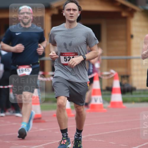 13.04.2025 - Hammer Lauf A. Gomolzig http://msf.ph/oto/7663597 13.04.2025 11:34:16 Ziel 167, 524, 617, 1945 meine-sportfotos.de