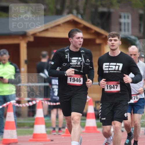 13.04.2025 - Hammer Lauf A. Gomolzig http://msf.ph/oto/7663604 13.04.2025 11:34:23 Ziel 174, 1776, 1945, 1946, 1947 meine-sportfotos.de