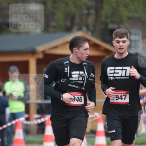 13.04.2025 - Hammer Lauf A. Gomolzig http://msf.ph/oto/7663608 13.04.2025 11:34:25 Ziel 174, 456, 459, 1776, 1946, 1947 meine-sportfotos.de