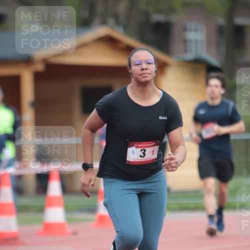 13.04.2025 - Hammer Lauf A. Gomolzig http://msf.ph/oto/7663681 13.04.2025 11:35:12 Ziel 3, 302 meine-sportfotos.de