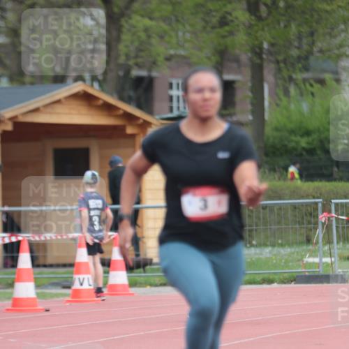 13.04.2025 - Hammer Lauf A. Gomolzig http://msf.ph/oto/7663685 13.04.2025 11:35:12 Ziel 3, 302 meine-sportfotos.de