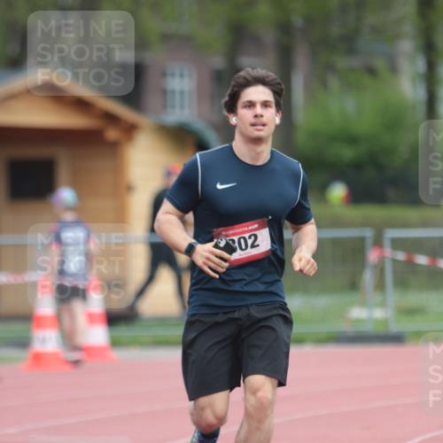 13.04.2025 - Hammer Lauf A. Gomolzig http://msf.ph/oto/7663694 13.04.2025 11:35:16 Ziel 302 meine-sportfotos.de