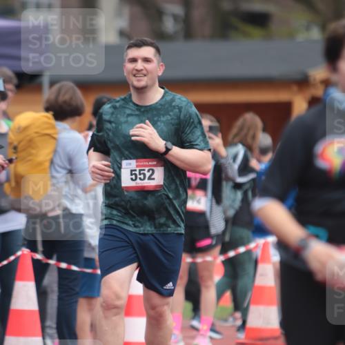 13.04.2025 - Hammer Lauf A. Gomolzig http://msf.ph/oto/7663756 13.04.2025 11:36:19 Ziel 103, 552, 736 meine-sportfotos.de