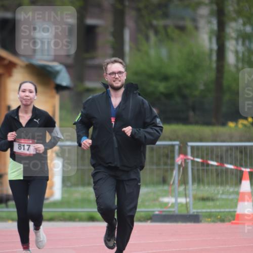 13.04.2025 - Hammer Lauf A. Gomolzig http://msf.ph/oto/7663765 13.04.2025 11:36:44 Ziel 817, 818 meine-sportfotos.de
