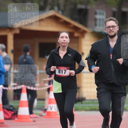 13.04.2025 - Hammer Lauf A. Gomolzig http://msf.ph/oto/7663767 13.04.2025 11:36:45 Ziel 817, 818 meine-sportfotos.de