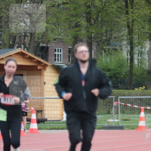 13.04.2025 - Hammer Lauf A. Gomolzig http://msf.ph/oto/7663769 13.04.2025 11:36:47 Ziel 817, 818 meine-sportfotos.de