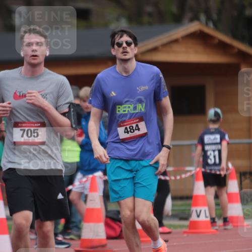 13.04.2025 - Hammer Lauf A. Gomolzig http://msf.ph/oto/7663784 13.04.2025 11:37:04 Ziel 484, 705 meine-sportfotos.de