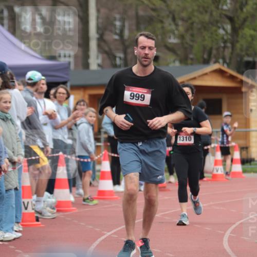13.04.2025 - Hammer Lauf A. Gomolzig http://msf.ph/oto/7663818 13.04.2025 11:37:52 Ziel 20, 21, 737, 1310 meine-sportfotos.de