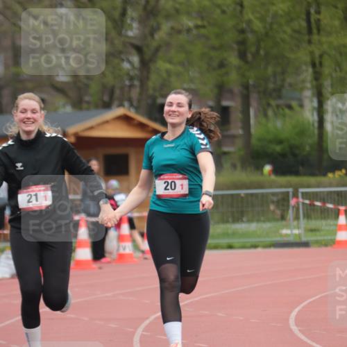 13.04.2025 - Hammer Lauf A. Gomolzig http://msf.ph/oto/7663835 13.04.2025 11:37:59 Ziel 20, 21 meine-sportfotos.de