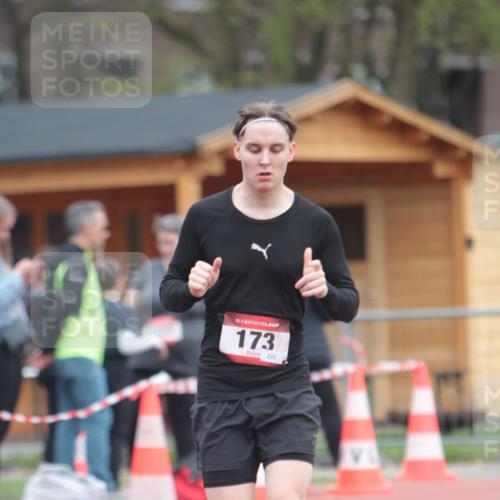 13.04.2025 - Hammer Lauf A. Gomolzig http://msf.ph/oto/7663874 13.04.2025 11:38:46 Ziel 173, 193 meine-sportfotos.de