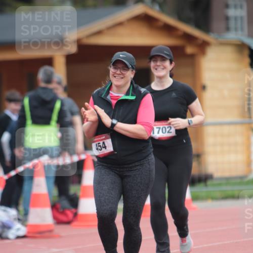 13.04.2025 - Hammer Lauf A. Gomolzig http://msf.ph/oto/7663894 13.04.2025 11:39:10 Ziel 454, 1702, 1950 meine-sportfotos.de