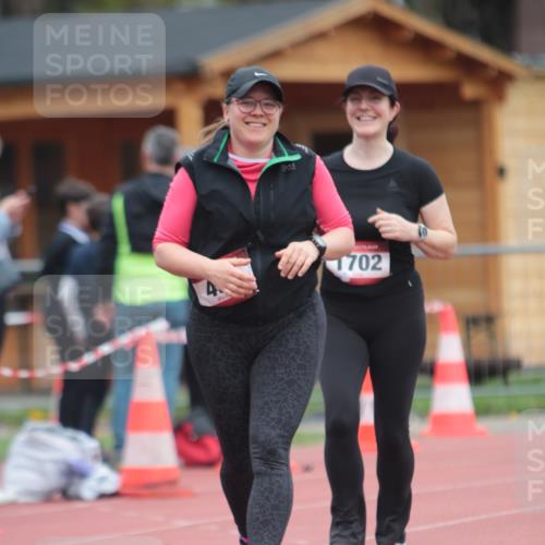 13.04.2025 - Hammer Lauf A. Gomolzig http://msf.ph/oto/7663896 13.04.2025 11:39:10 Ziel 454, 1702, 1950 meine-sportfotos.de