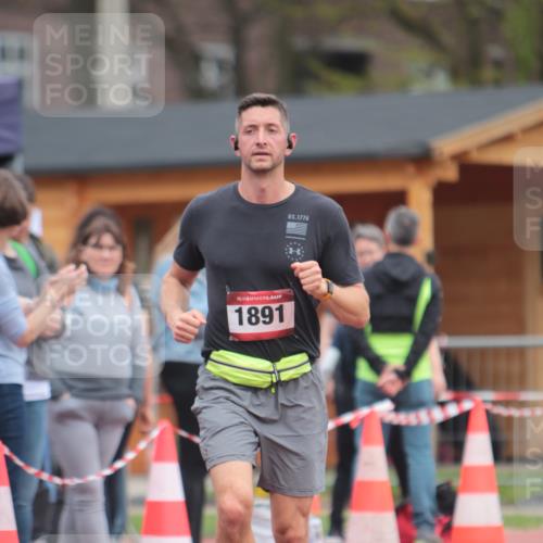 13.04.2025 - Hammer Lauf A. Gomolzig http://msf.ph/oto/7663917 13.04.2025 11:39:27 Ziel 1891, 1898 meine-sportfotos.de
