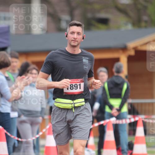 13.04.2025 - Hammer Lauf A. Gomolzig http://msf.ph/oto/7663919 13.04.2025 11:39:28 Ziel 319, 1891, 1898 meine-sportfotos.de