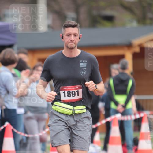 13.04.2025 - Hammer Lauf A. Gomolzig http://msf.ph/oto/7663920 13.04.2025 11:39:28 Ziel 319, 1891, 1898 meine-sportfotos.de