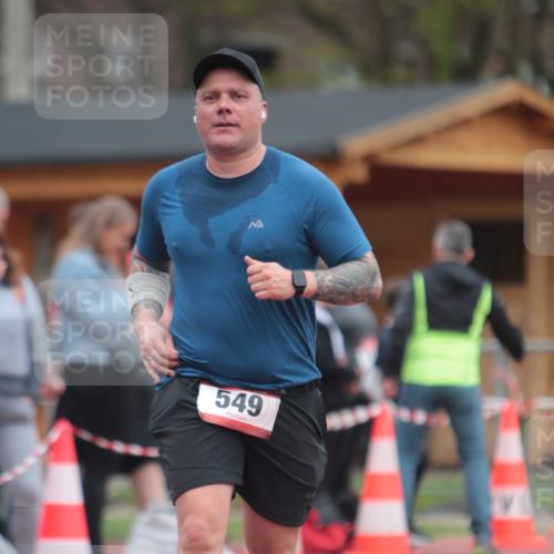 13.04.2025 - Hammer Lauf A. Gomolzig http://msf.ph/oto/7663936 13.04.2025 11:39:49 Ziel  meine-sportfotos.de