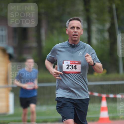 13.04.2025 - Hammer Lauf A. Gomolzig http://msf.ph/oto/7663999 13.04.2025 11:41:17 Ziel 234 meine-sportfotos.de
