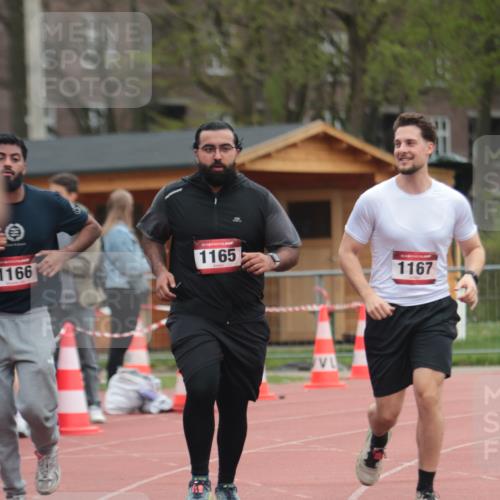 13.04.2025 - Hammer Lauf A. Gomolzig http://msf.ph/oto/7664058 13.04.2025 11:45:56 Ziel 1165, 1166, 1167 meine-sportfotos.de