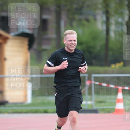 13.04.2025 - Hammer Lauf A. Gomolzig http://msf.ph/oto/7664075 13.04.2025 11:46:43 Ziel 452, 643 meine-sportfotos.de