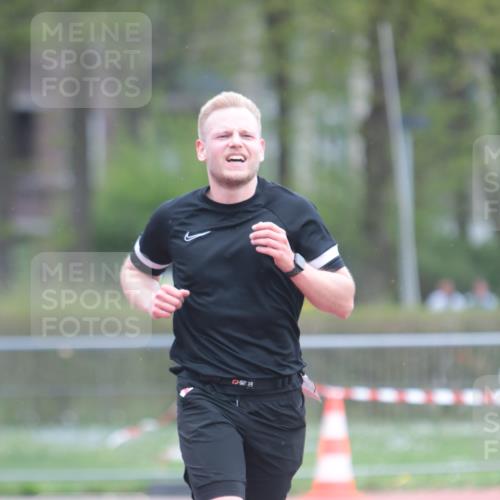 13.04.2025 - Hammer Lauf A. Gomolzig http://msf.ph/oto/7664076 13.04.2025 11:46:44 Ziel 452 meine-sportfotos.de