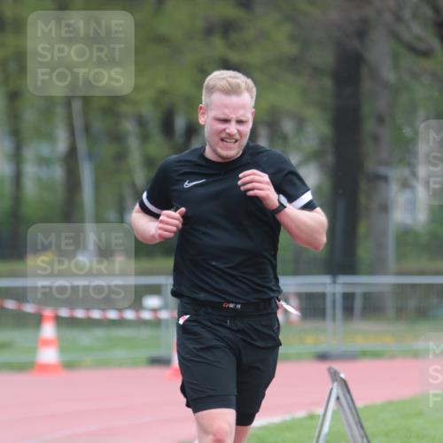 13.04.2025 - Hammer Lauf A. Gomolzig http://msf.ph/oto/7664080 13.04.2025 11:46:45 Ziel 452 meine-sportfotos.de