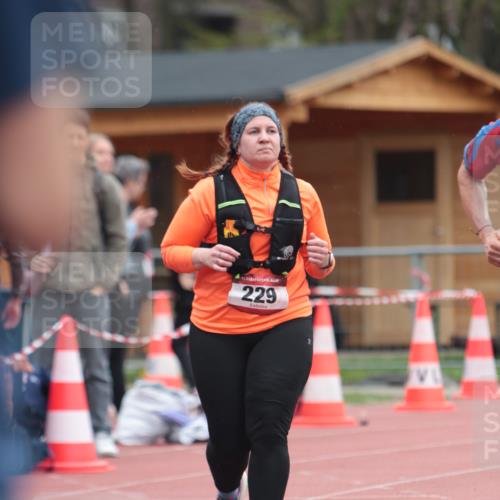13.04.2025 - Hammer Lauf A. Gomolzig http://msf.ph/oto/7664087 13.04.2025 11:47:01 Ziel 229, 312, 493 meine-sportfotos.de