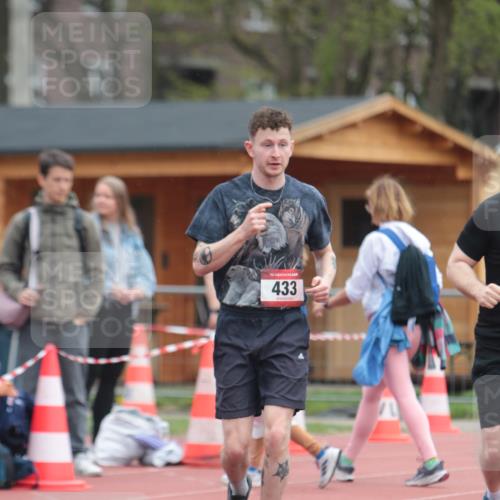 13.04.2025 - Hammer Lauf A. Gomolzig http://msf.ph/oto/7664092 13.04.2025 11:47:09 Ziel 433, 434, 493 meine-sportfotos.de